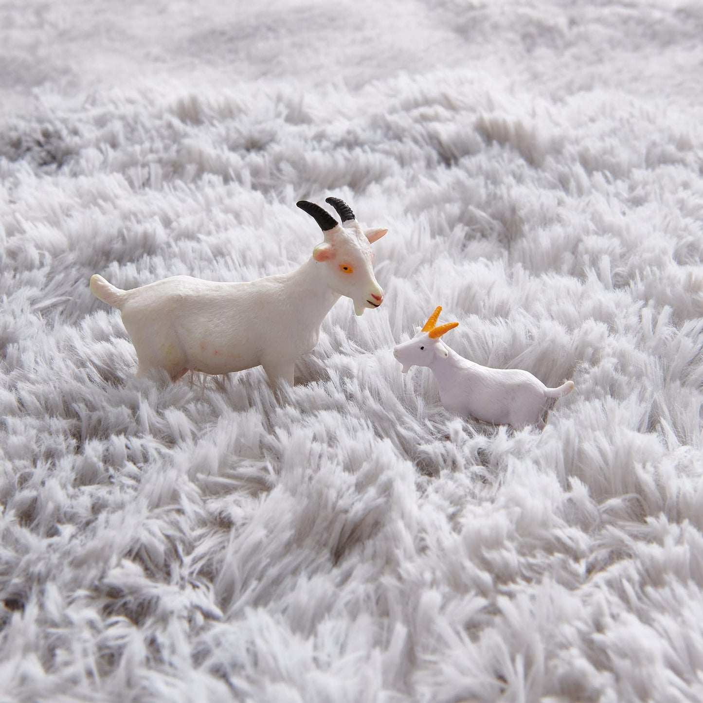 FJZFING 4x4 Light Grey Round Shag Rug